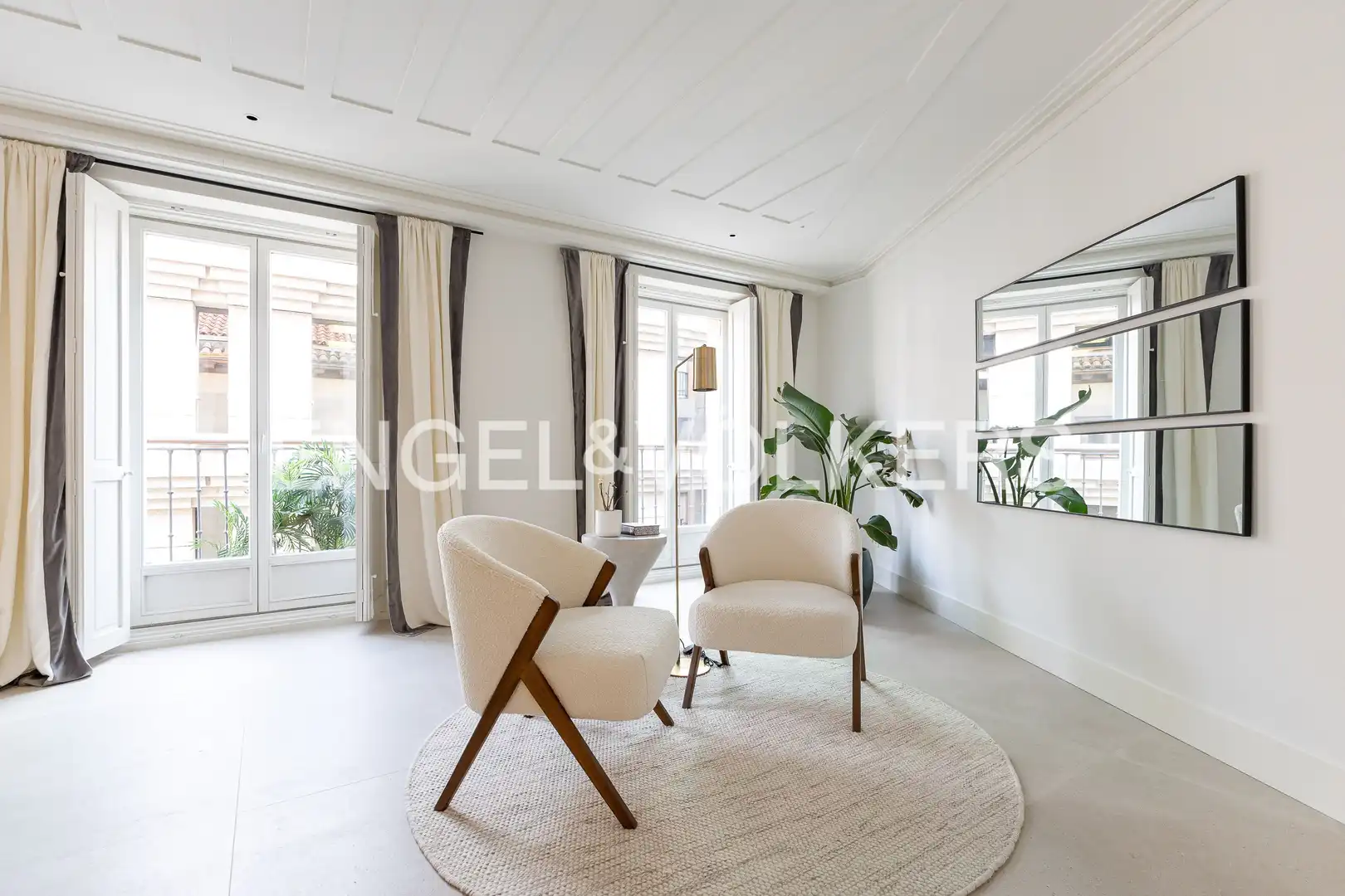Wohnzimmer von Wohnung zum Verkauf in Madrid mit Klimaanlage, Heizung und Balkon
