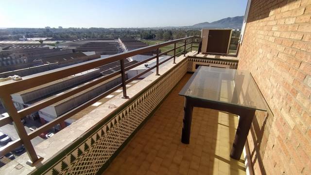 Piso en Venta en Calle Benahavís en Martín Carpena - Torre del Río