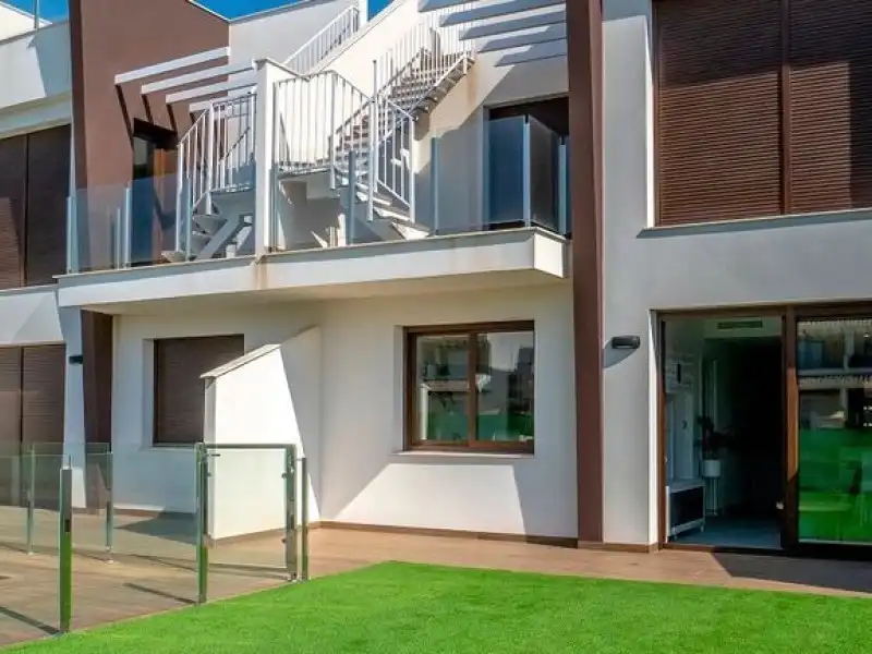 Vista exterior de Apartamento en venta en San Pedro del Pinatar con Calefacción, Terraza y Horno