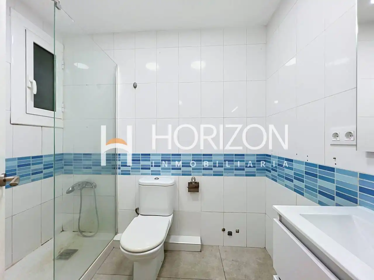 Baño de Piso en venta en Barcelona con Parquet, Trastero y Amueblado