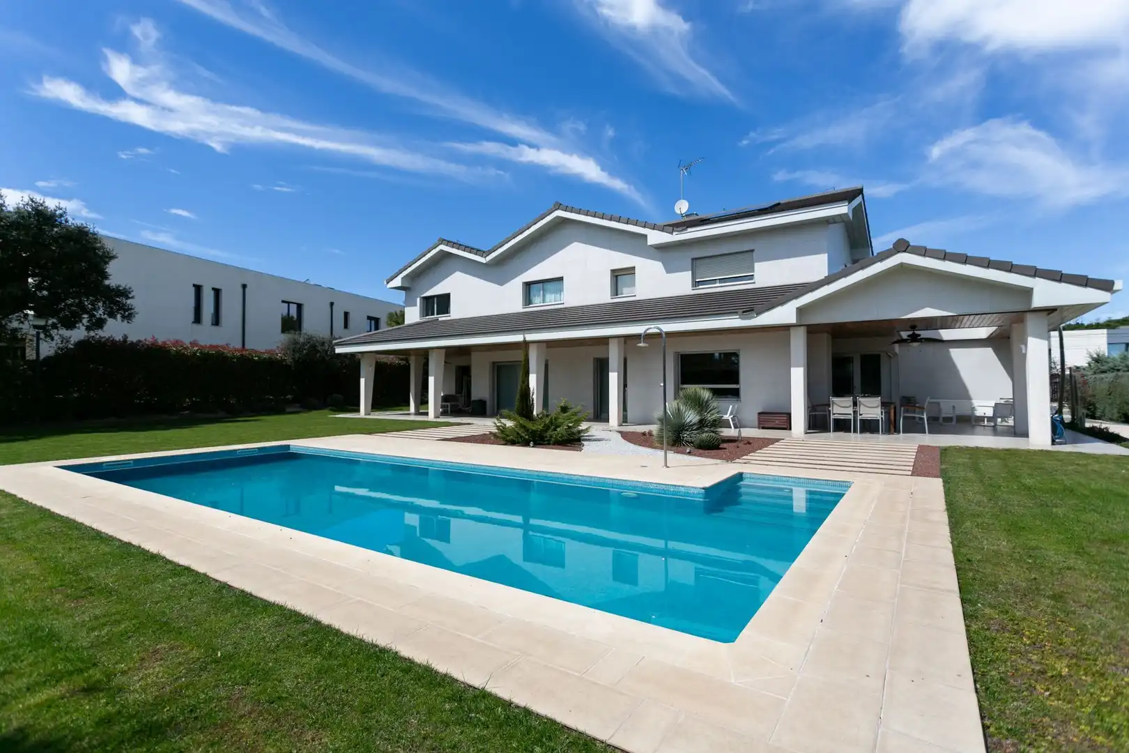 Swimming pool of Houses for sale in Boadilla del Monte  with Heating, Private garden and Storage room