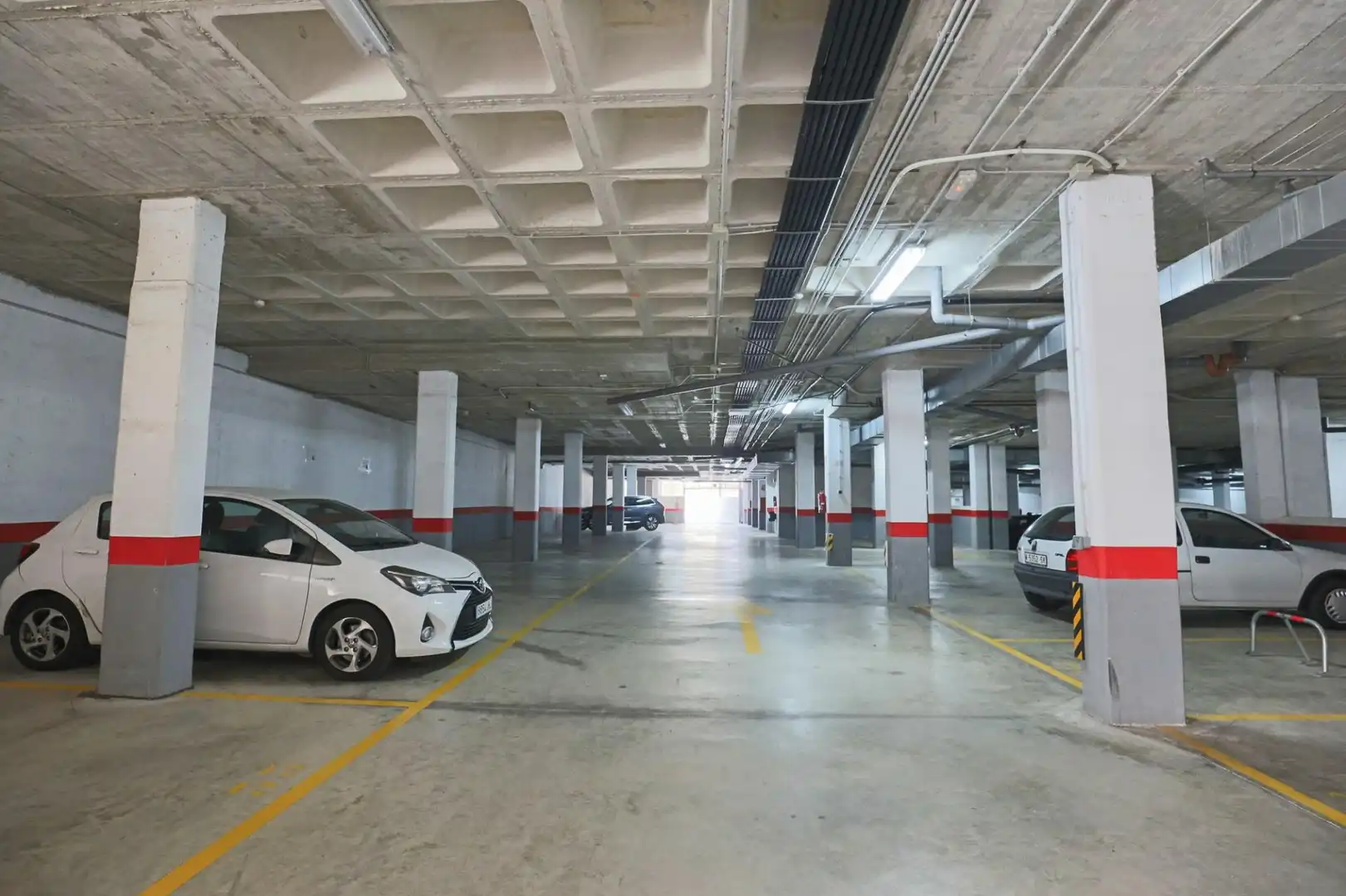 Aparcament de Apartament de lloguer en Elche / Elx amb Aire condicionat, Calefacció i Terrassa