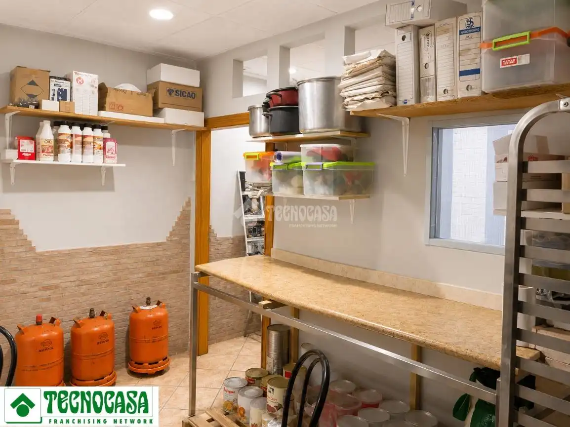 Local de alquiler en Manises con Aire acondicionado y Amueblado
