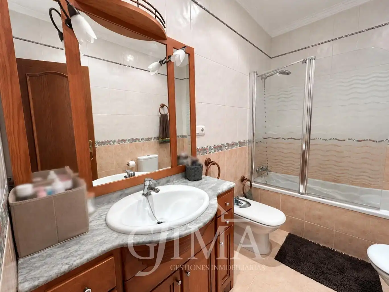 Baño de Casa adosada en venta en Tomelloso con Calefacción, Trastero y Amueblado
