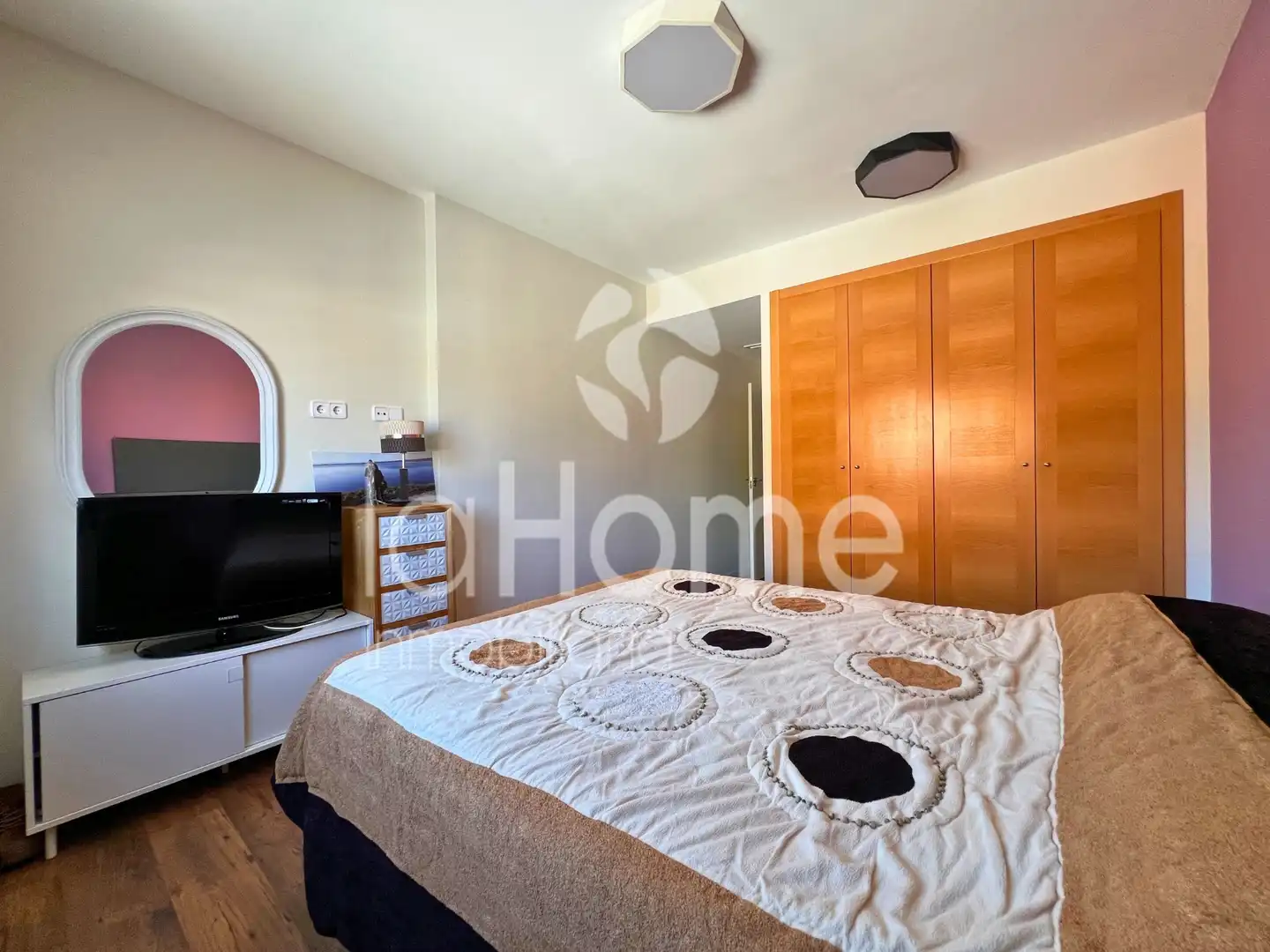 Bedroom of Houses for sale in La Pobla de Vallbona  with Air Conditioner, Parquet flooring and Terrace