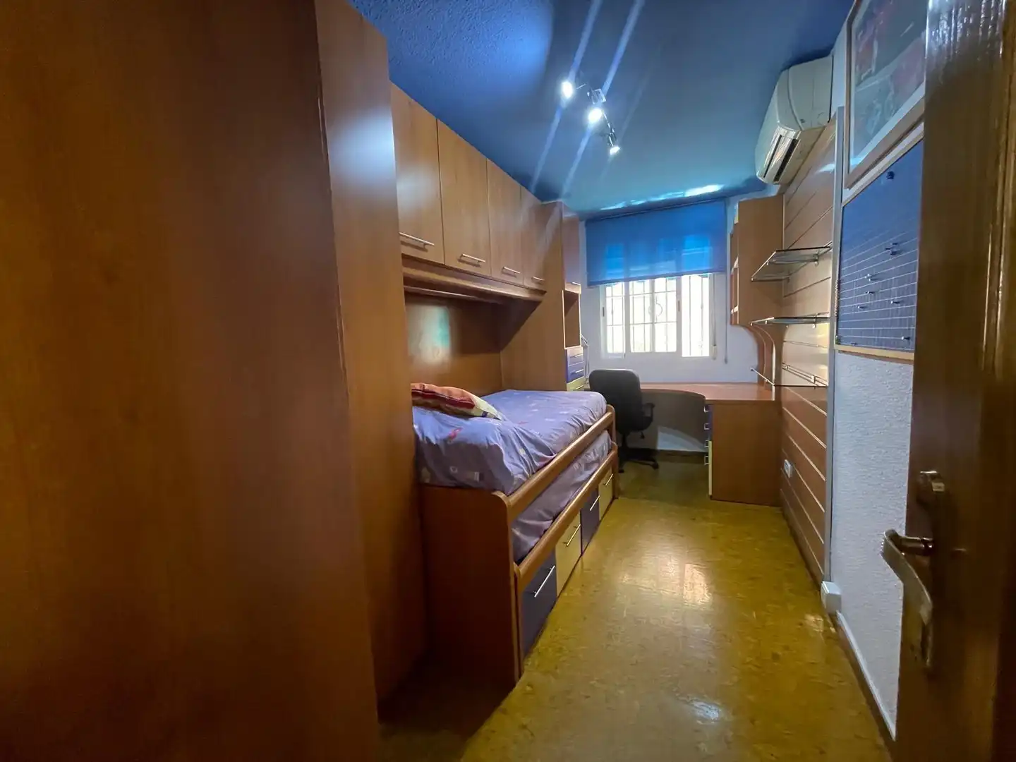Habitación de Piso de alquiler en Granada con Aire acondicionado, Calefacción y Amueblado
