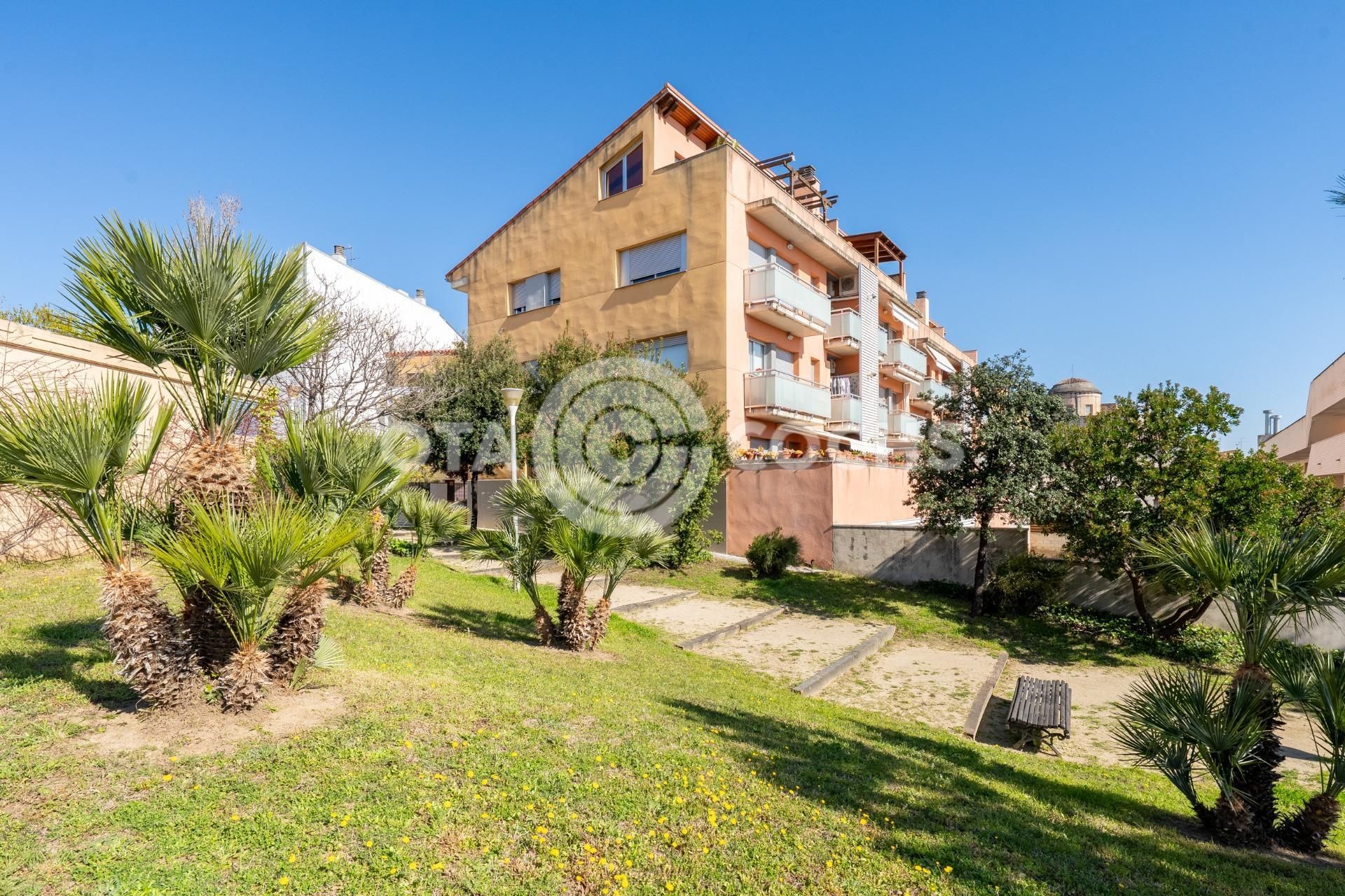 Vista exterior de Dúplex en venda en La Selva del Camp amb Aire condicionat, Parquet i Terrassa