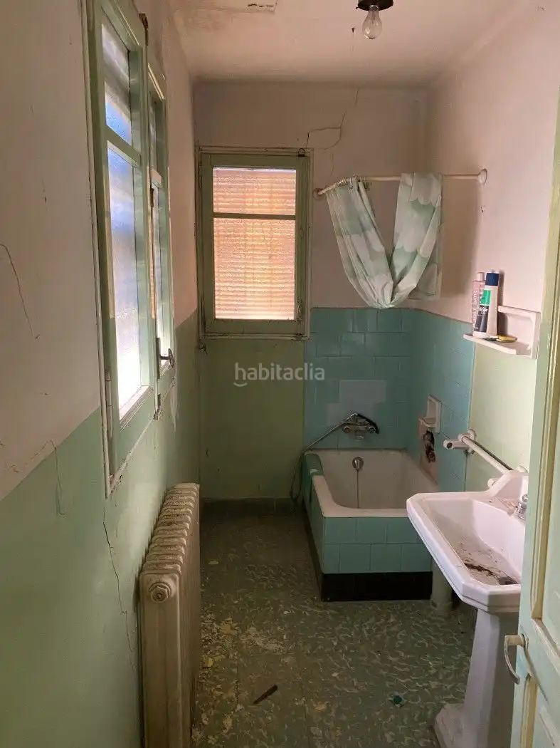 Baño de Casa o chalet en venta en Tàrrega con Jardín privado y Amueblado