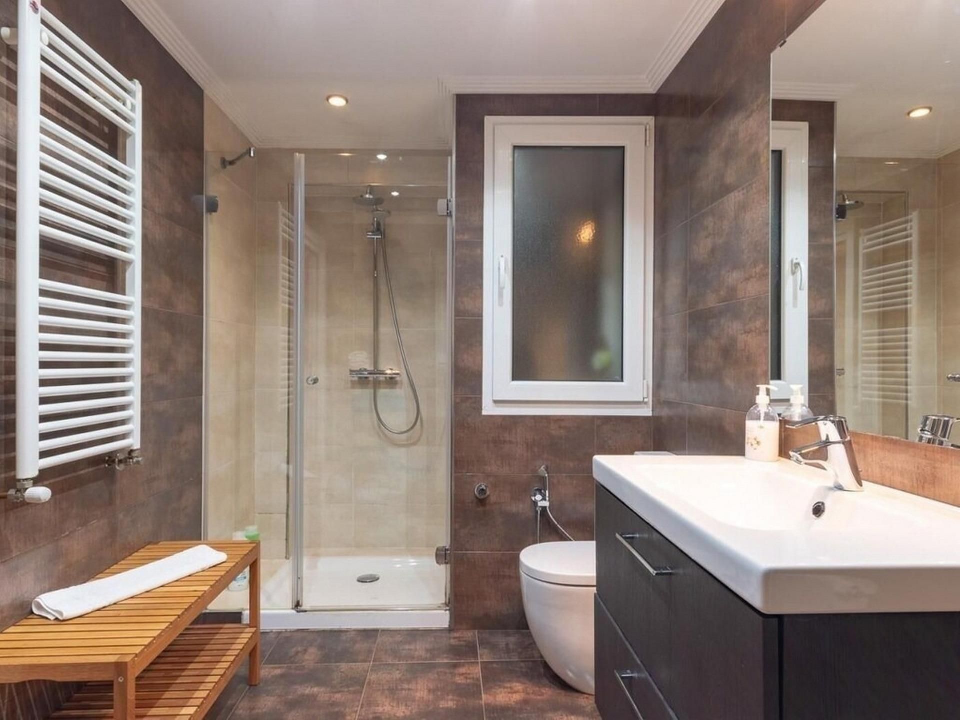 Bathroom of Apartment to rent in Fuenlabrada  with Air Conditioner, Heating and Storage room