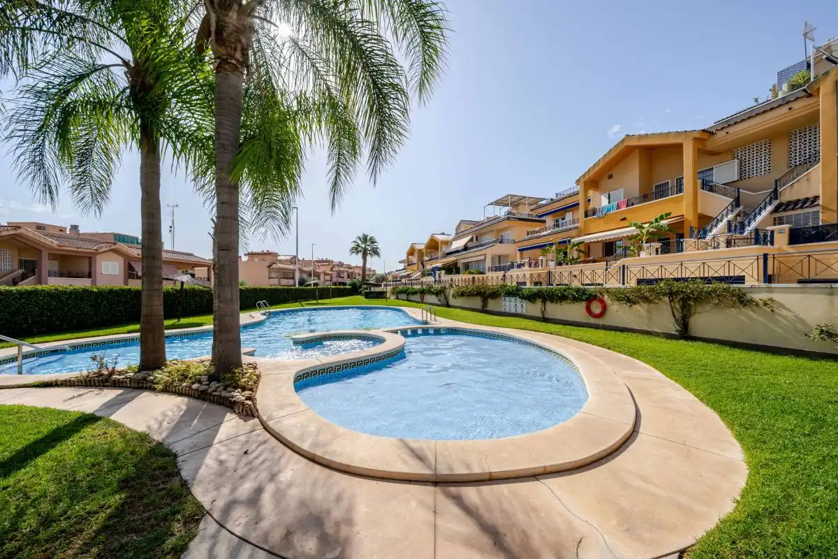 Piscina de Dúplex en venta en Santa Pola con Aire acondicionado, Calefacción y Jardín privado