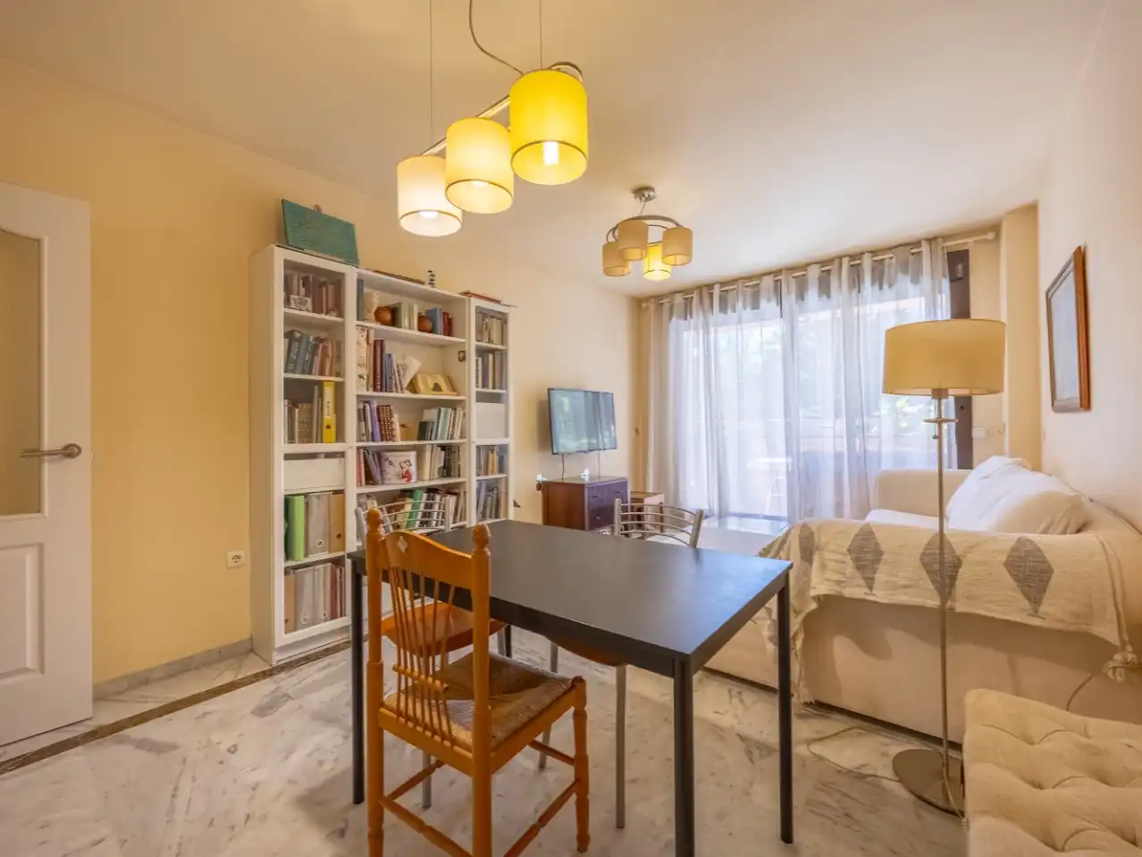Living room of Flat for rent in Marbella  with Private garden, Terrace and Swimming Pool