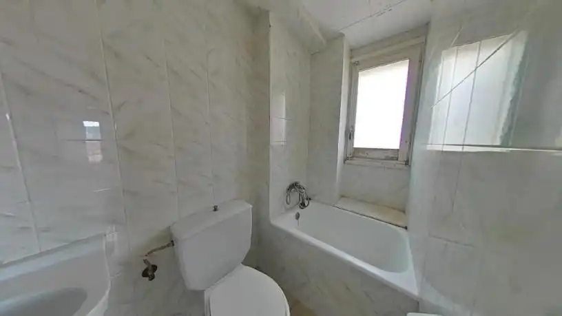 Badezimmer von Büro zum Verkauf in Móra la Nova