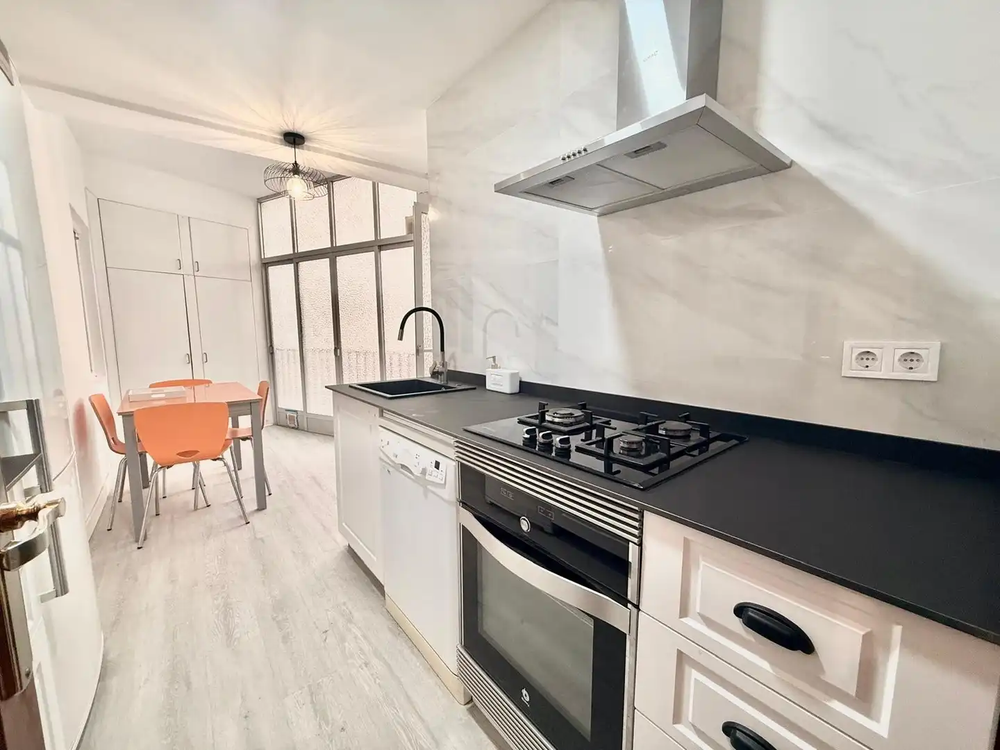 Cuina de Apartament de lloguer en Alicante / Alacant amb Aire condicionat, Moblat i Balcó