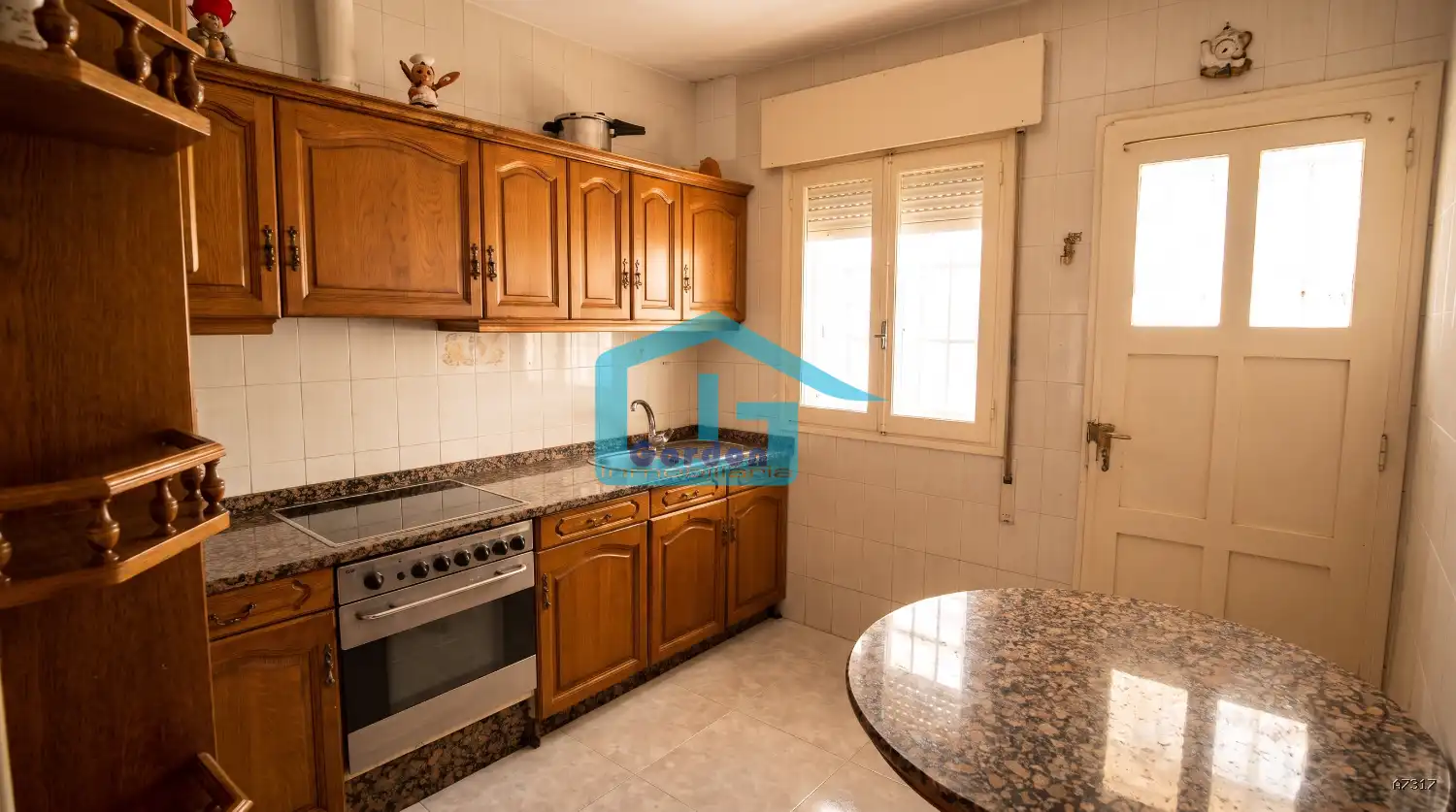 Cuina de Casa o xalet en venda en Sanxenxo amb Calefacció, Terrassa i Traster
