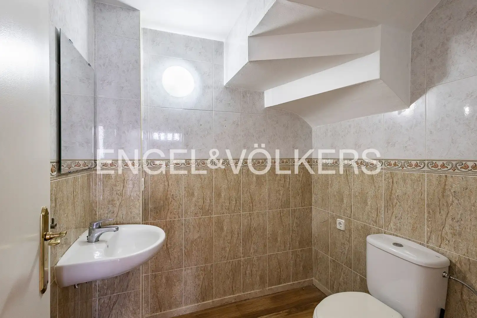 Baño de Casa o chalet en venta en Vallirana con Calefacción, Jardín privado y Parquet