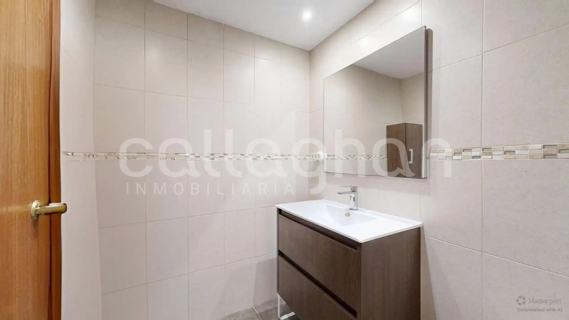 Baño de Piso en venta en Valencia con Terraza y Balcón