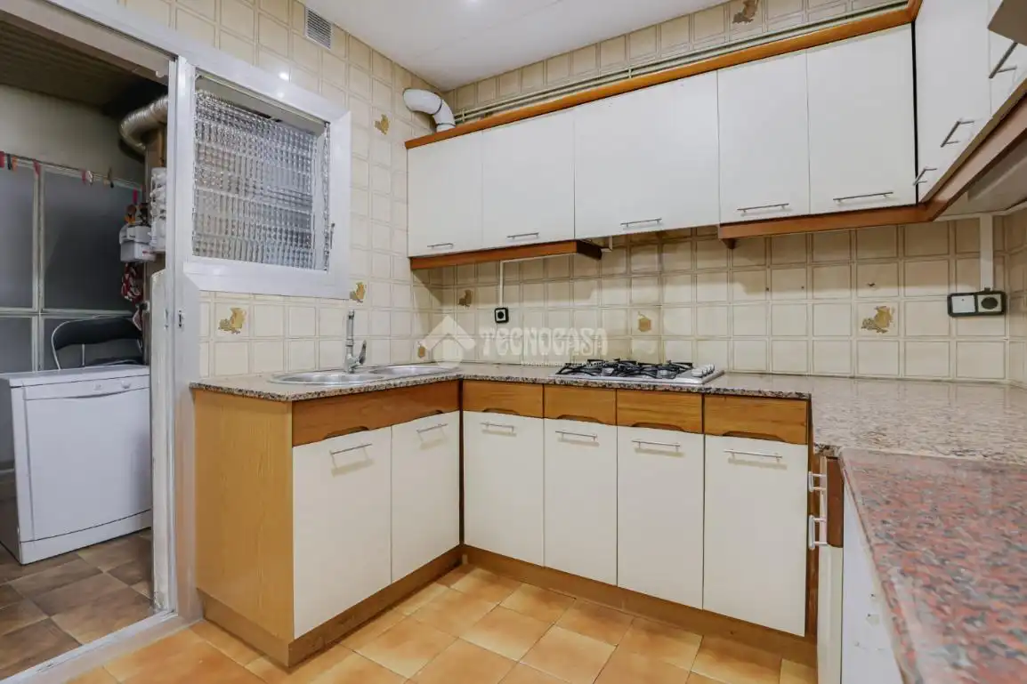 Cocina de Piso en venta en L'Hospitalet de Llobregat