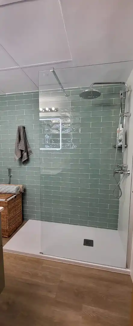 Bathroom of Flat for rent in Torremolinos  with Air Conditioner, Heating and Parquet flooring