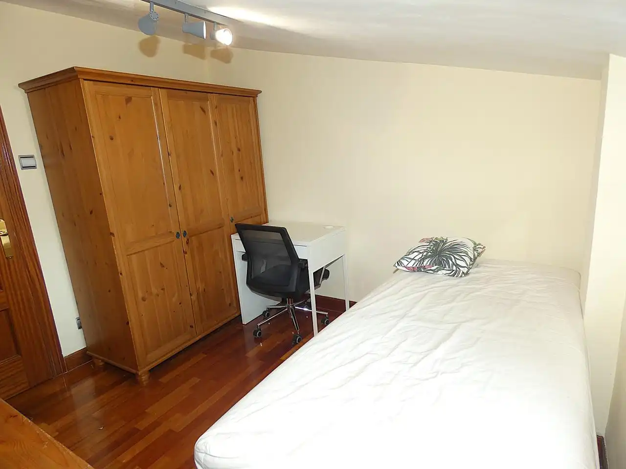 Bedroom of Flat for sale in Barakaldo 