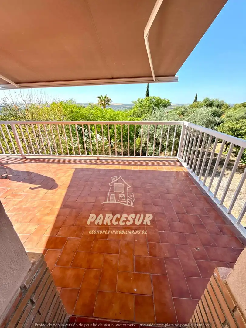 Terrassa de Finca rústica en venda en Almodóvar del Río amb Aire condicionat, Jardí privat i Terrassa