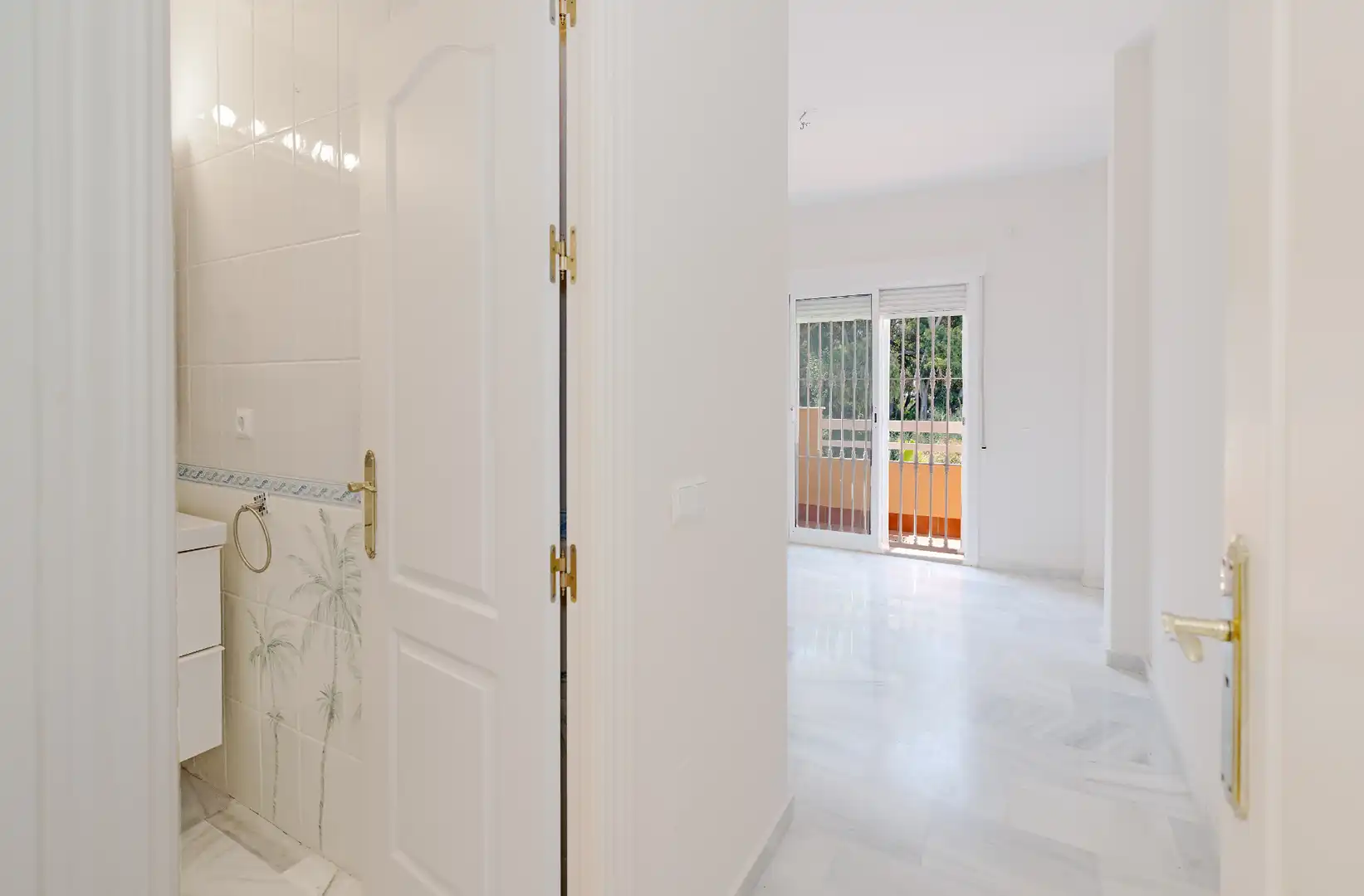 Wohnung zum Verkauf in Marbella mit Klimaanlage, Heizung und Terrasse