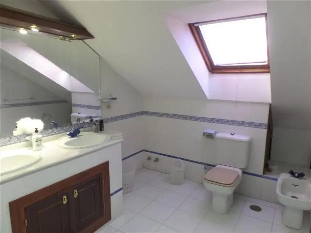 Badezimmer von Maisonette zum Verkauf in Fuengirola mit Klimaanlage, Terrasse und Gemeinschaftspool