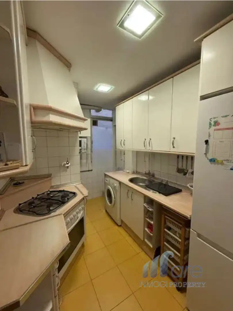 Cocina de Piso en venta en Granada con Calefacción, Terraza y Amueblado