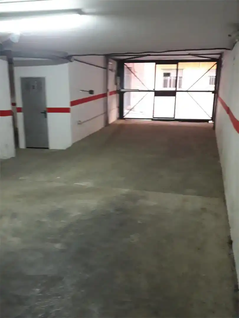Parking of Garage for rent in Casco Antiguo  