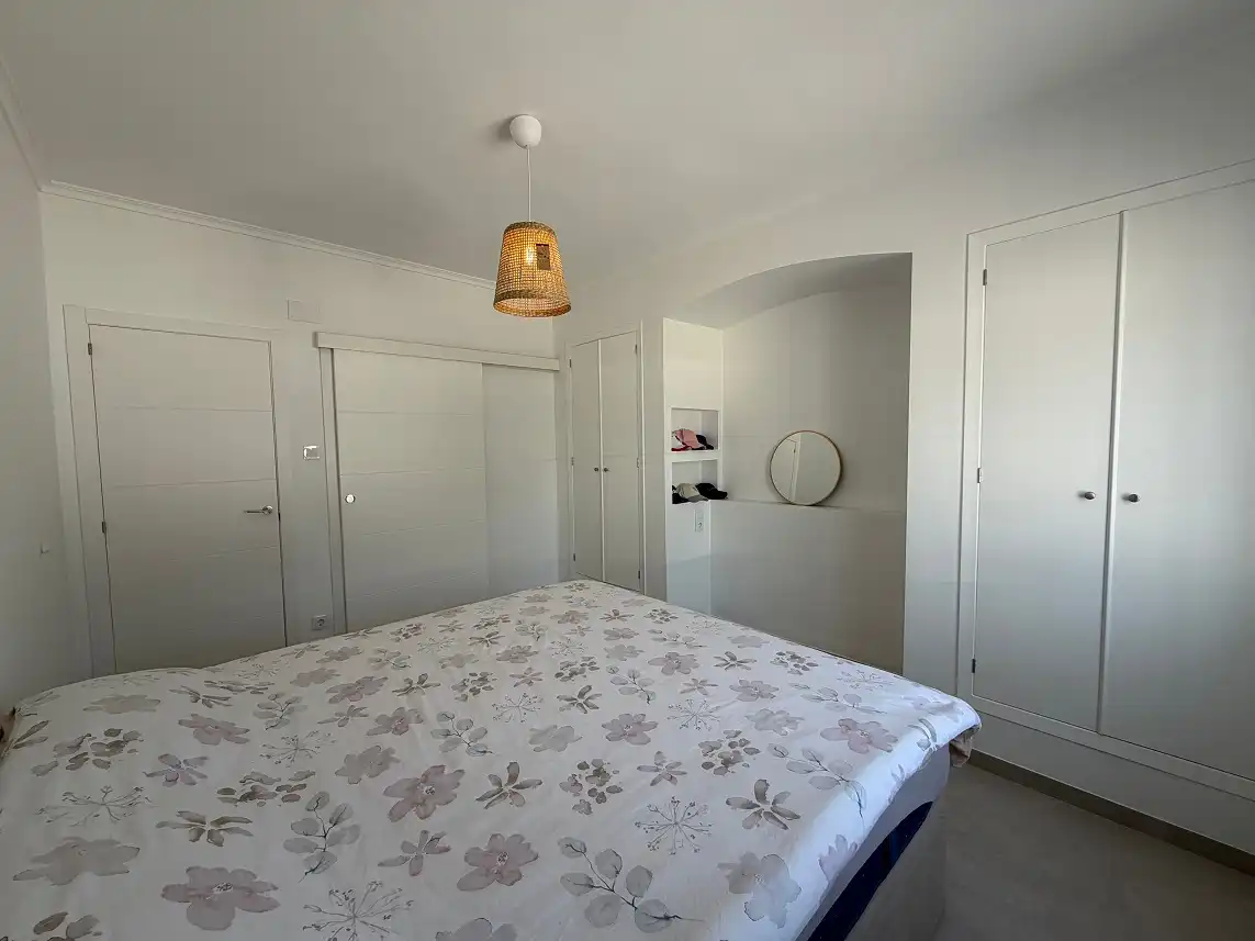 Dormitori de Casa o xalet en venda en Santa Pola amb Aire condicionat, Jardí privat i Piscina