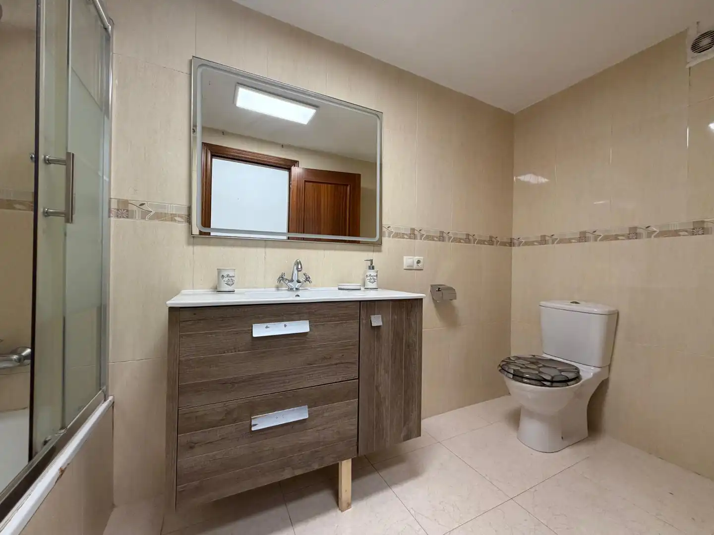 Bathroom of Flat for sale in Sa Pobla  with Air Conditioner and Balcony