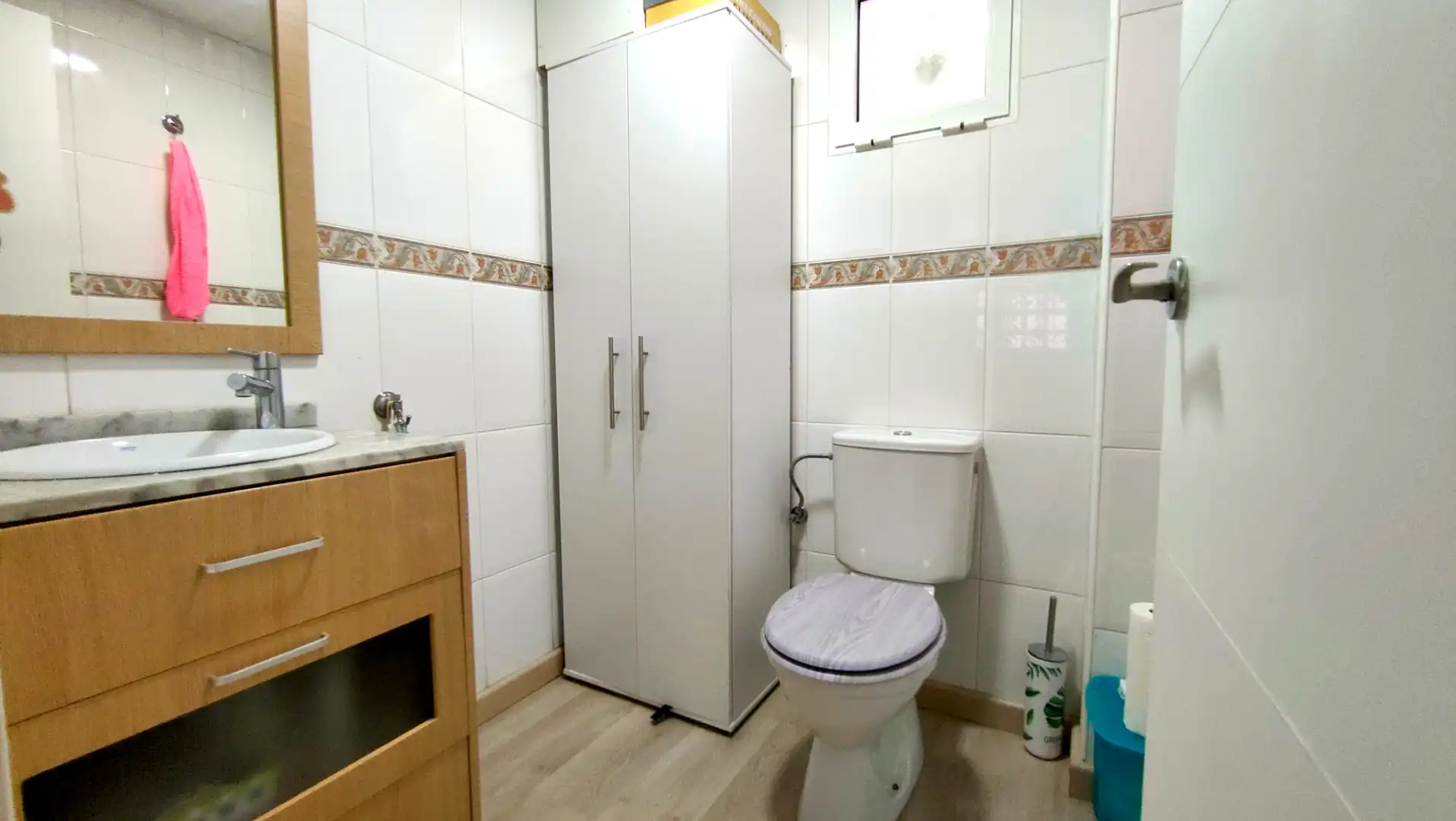 Baño de Casa adosada en venta en Santa Pola con Aire acondicionado, Calefacción y Jardín privado