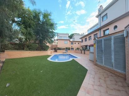 Jardí de Casa adosada en venda en Castelldefels amb Calefacció i Terrassa