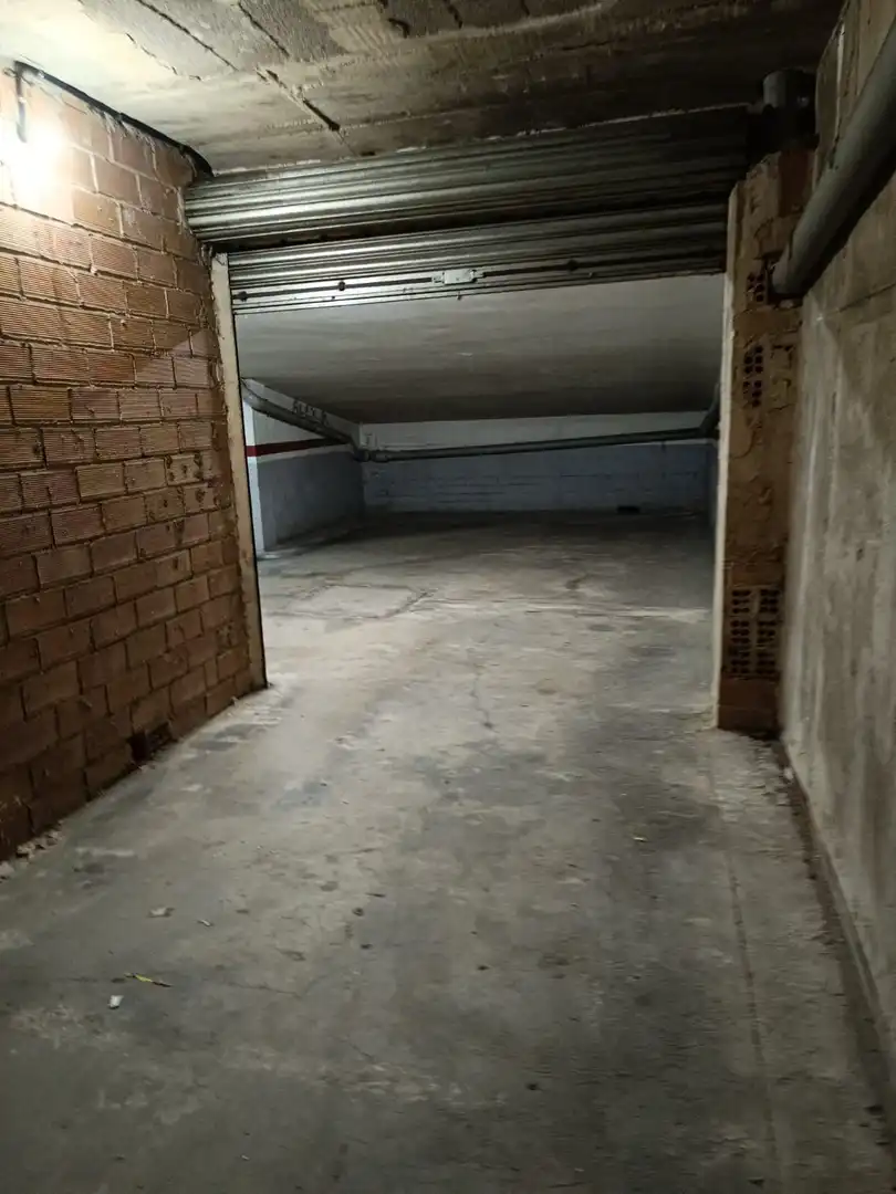 Einzelparkplatz zum Verkauf in Carrer Montserrat 1, imagen 2