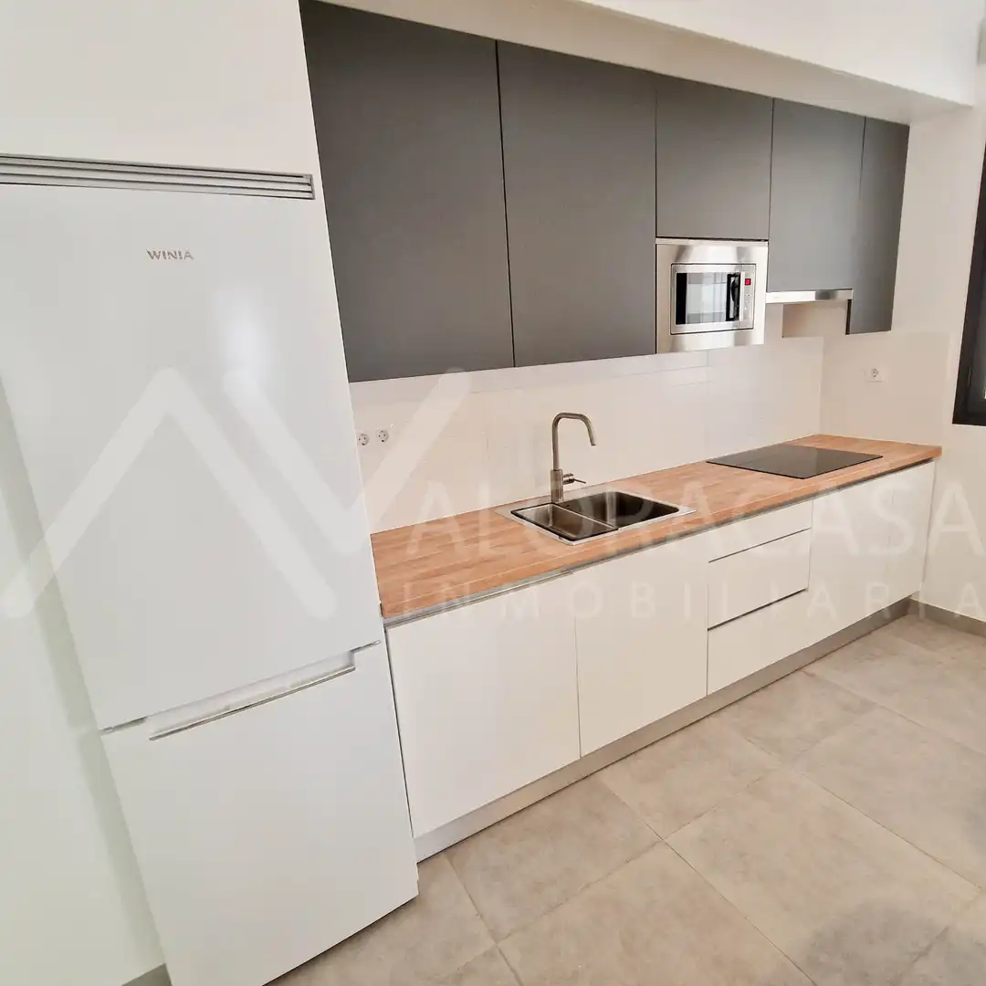 Flat for rent in Parque Ayala - Jardín de la Abadía - Huelín
