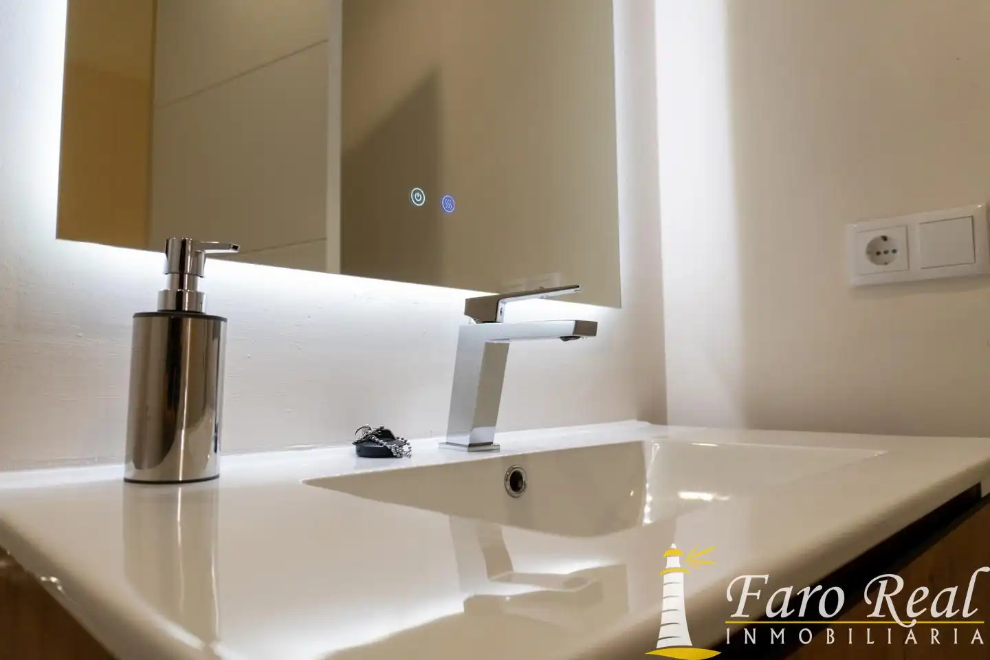 Badezimmer von Wohnung zur Miete in Sanlúcar de Barrameda mit Klimaanlage und Möbliert