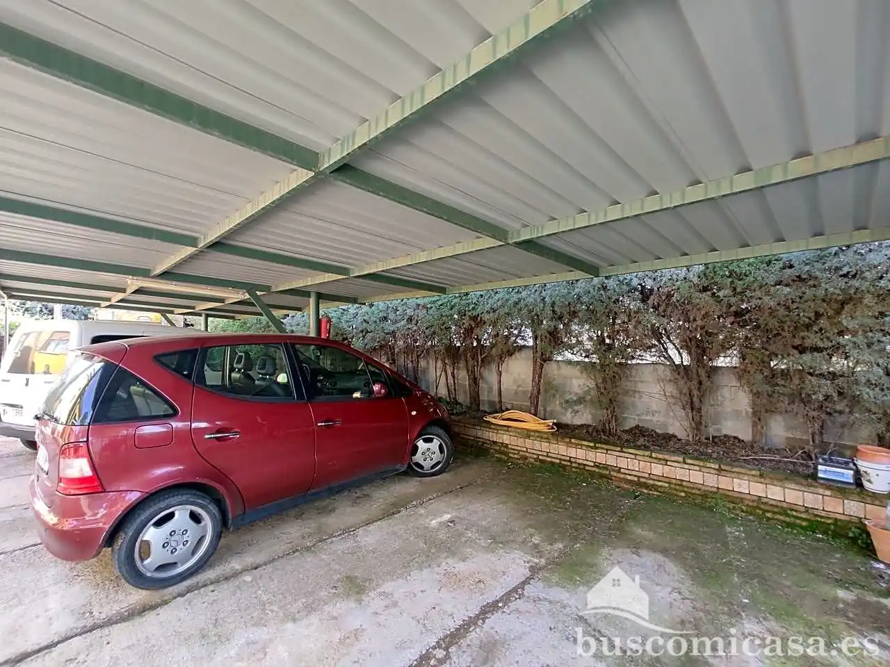 Aparcament de Casa o xalet en venda en Linares amb Aire condicionat, Calefacció i Jardí privat