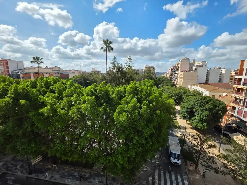 Apartament amb ascensor en venda a Avenida España