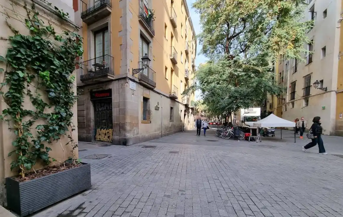Piso con terraza en venta en Plaça de la Puntual