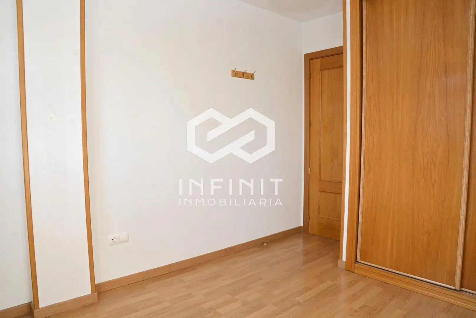 Habitación de Piso en venta en Guadalajara con Calefacción, Terraza y Trastero