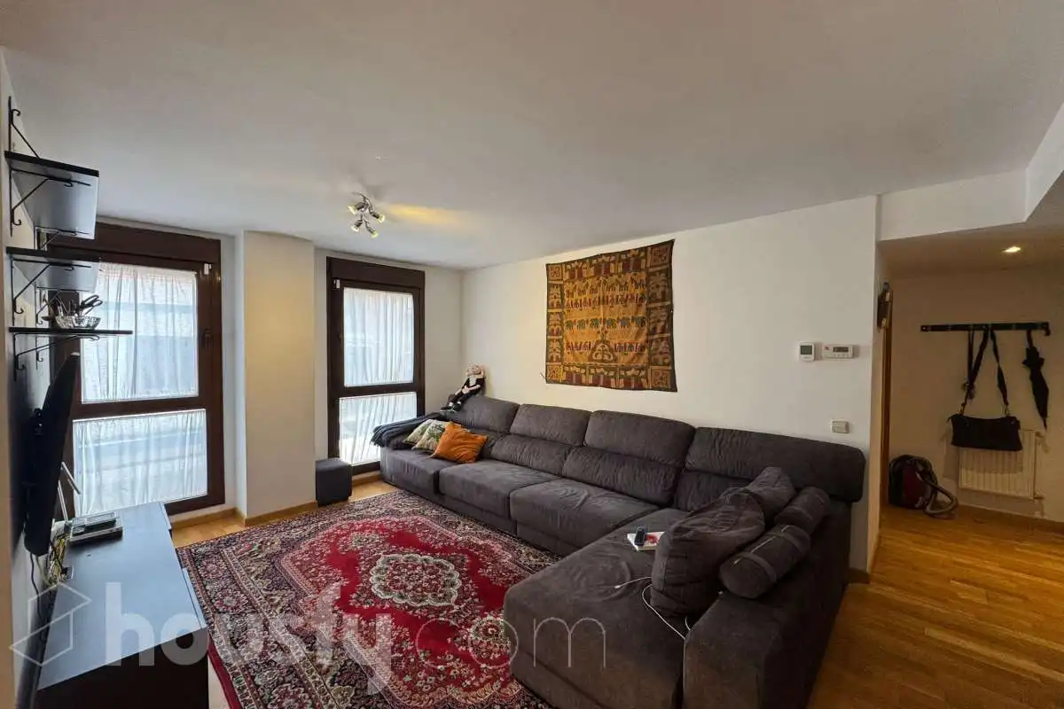 Sala de estar de Piso de alquiler en  Madrid Capital con Aire acondicionado, Calefacción y Amueblado