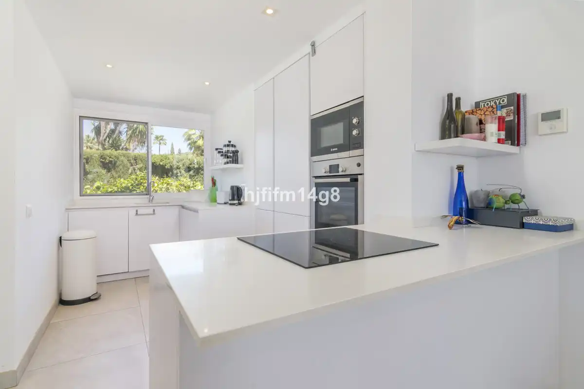 Apartment with pool for sale in Arrabal Aloha Golf 91, imagen 7