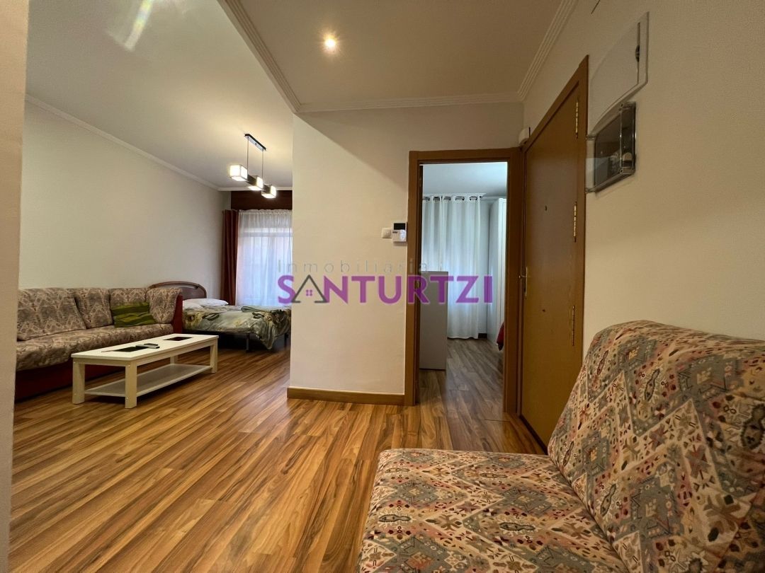 Bedroom of Flat to rent in Santurtzi 