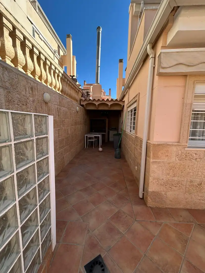 Terrasse von Einfamilien-Reihenhaus zum Verkauf in Cullera mit Klimaanlage, Terrasse und Möbliert