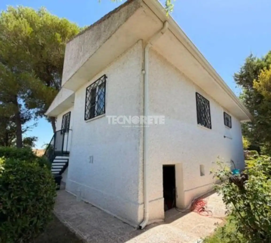 Exterior view of Houses for sale in Lillo  with Air Conditioner and Heating