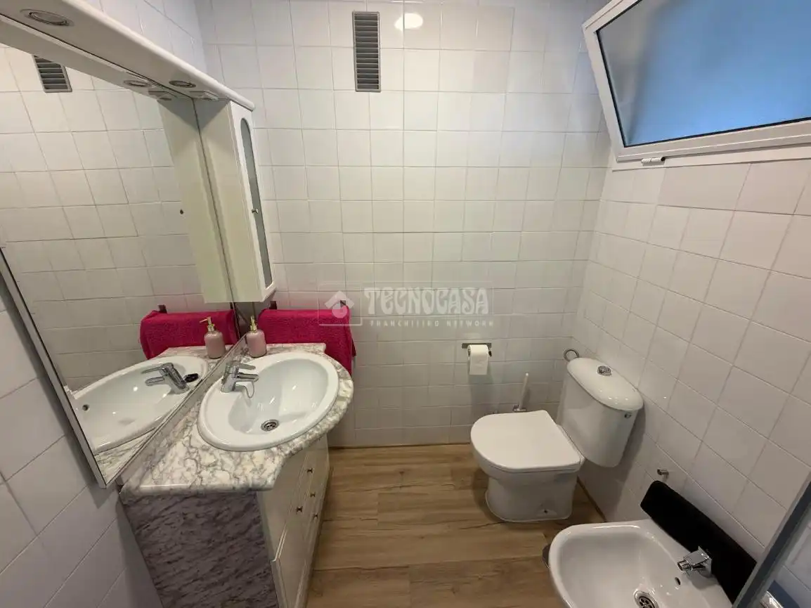 Baño de Piso en venta en Isla Cristina con Terraza