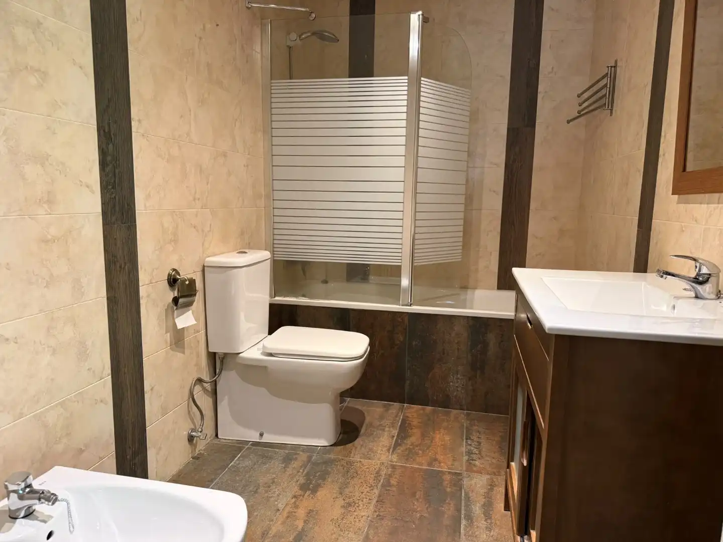 Bathroom of Flat for sale in  Madrid Capital  with Terrace and Balcony