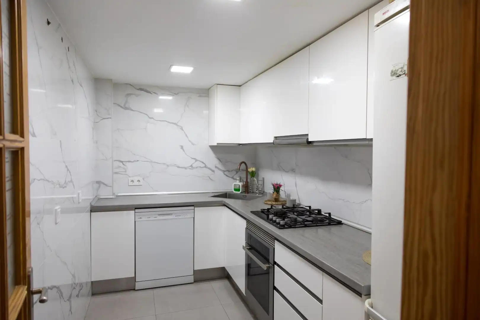 Cocina de Casa adosada en venta en San Vicente del Raspeig / Sant Vicent del Raspeig con Jardín privado, Terraza y Piscina