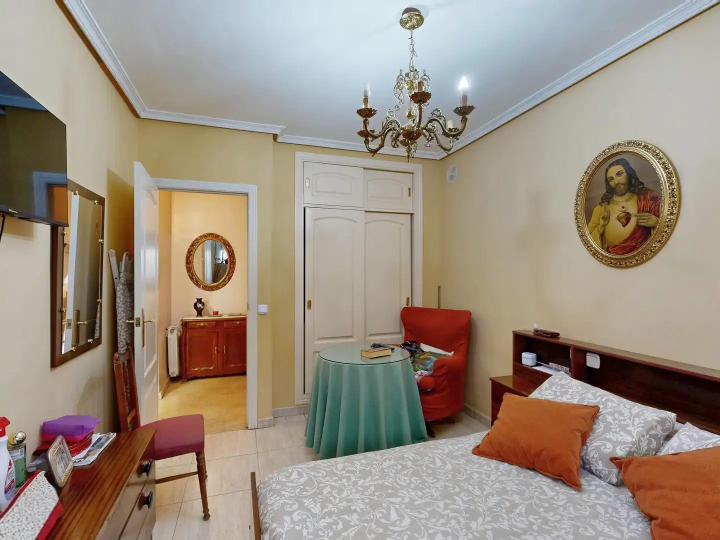 Habitación de Casa adosada en venta en Cáceres con Calefacción y Trastero