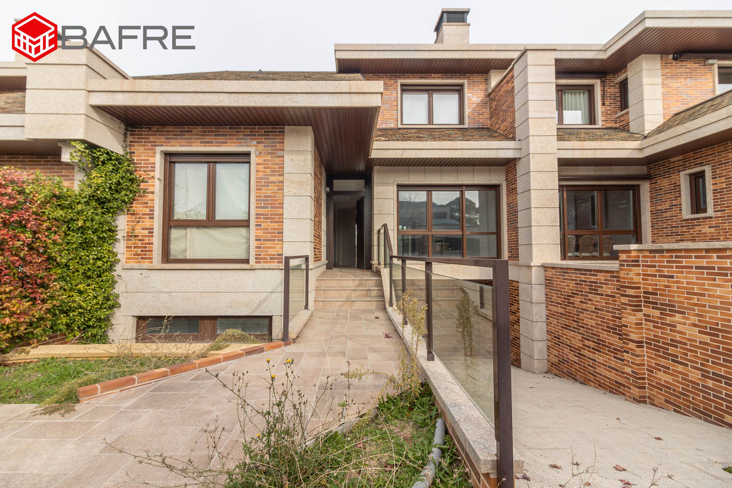 House or chalet for sale in Calle Traviata, Los Satélites - Roza Martín