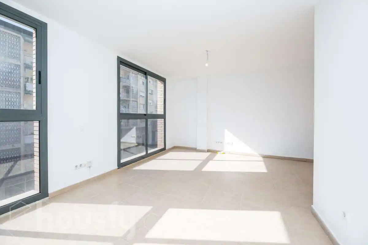 Sala d'estar de Dúplex en venda en Vallirana amb Calefacció, Terrassa i Balcó